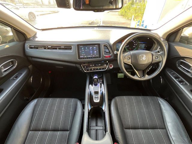 HONDA VEZEL HYBRID 2015