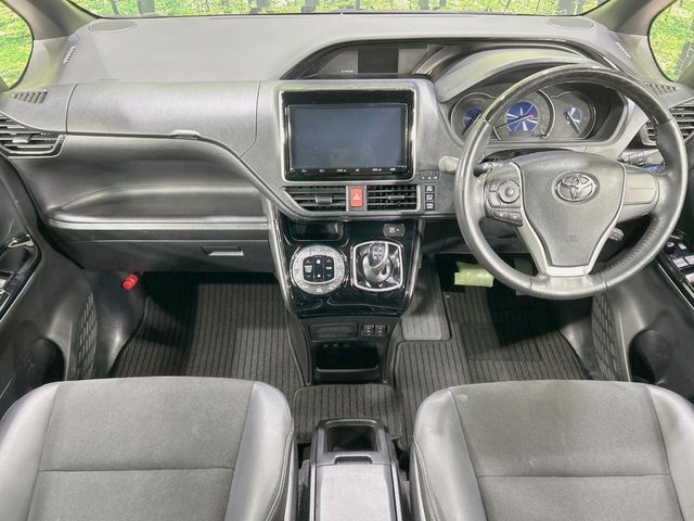 TOYOTA NOAH HYBRID 2021