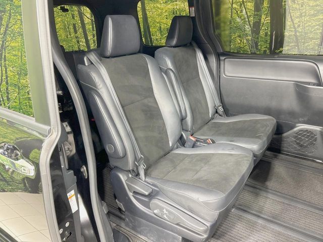 TOYOTA NOAH HYBRID 2021