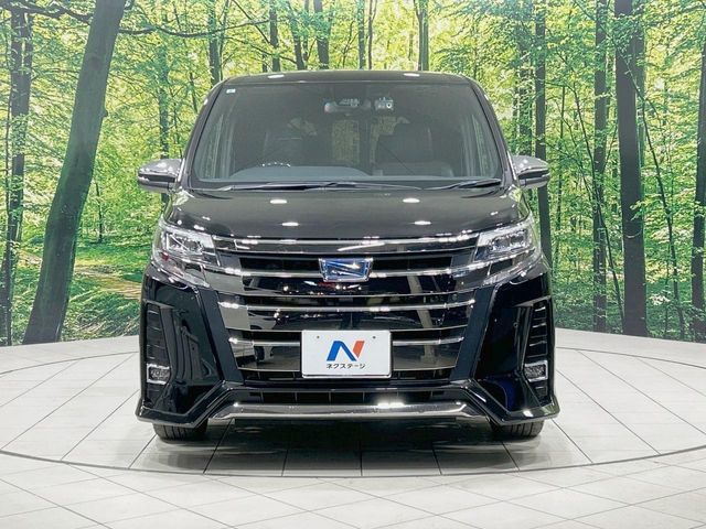 TOYOTA NOAH HYBRID 2021