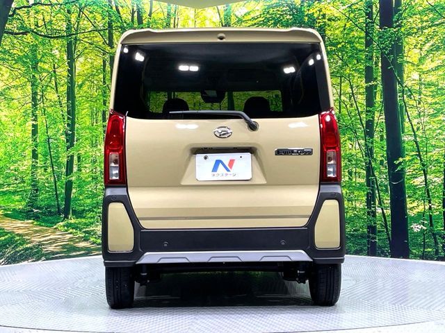 DAIHATSU TANTO FAN CROSS 2024