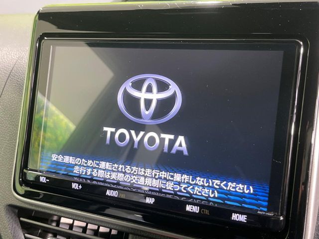 TOYOTA VOXY 2021
