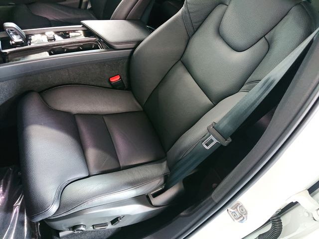 VOLVO VOLVO XC60 2022