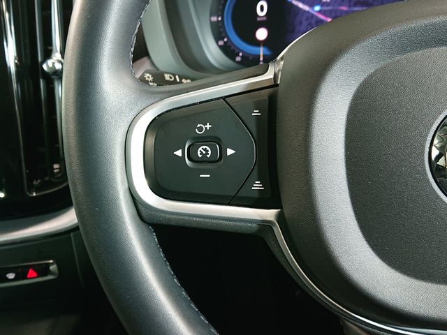 VOLVO VOLVO XC60 2022