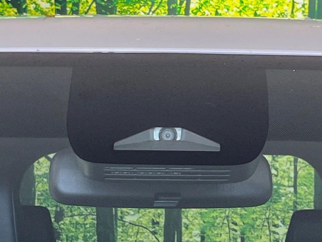 TOYOTA VOXY HYBRID 2023