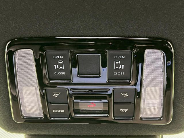 TOYOTA VOXY HYBRID 2023