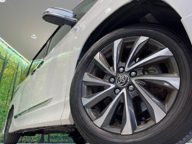 TOYOTA VOXY HYBRID 2023