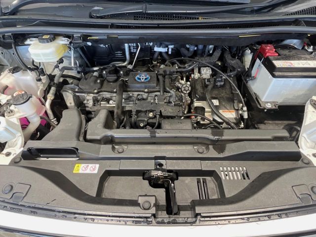 TOYOTA VOXY HYBRID 2023