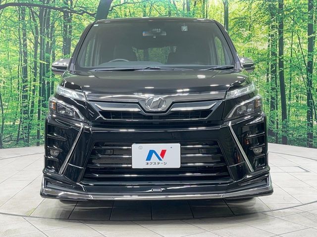 TOYOTA VOXY 2019