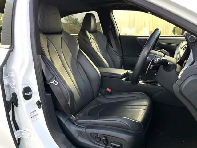 TOYOTA LEXUS ES300h 2020