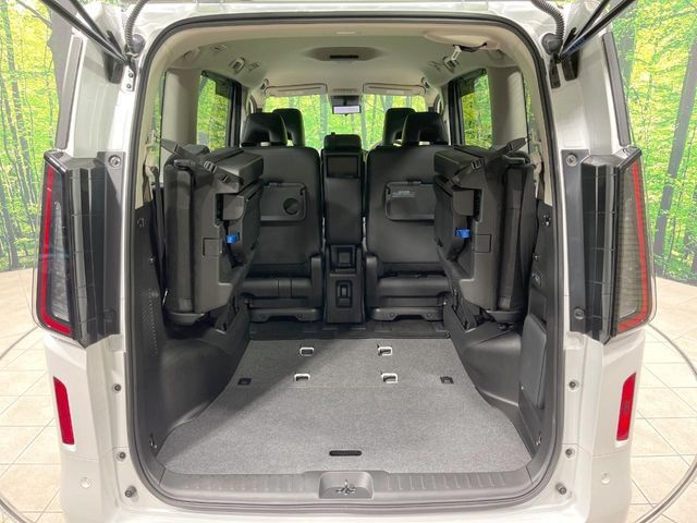 NISSAN SERENA  WG 2024