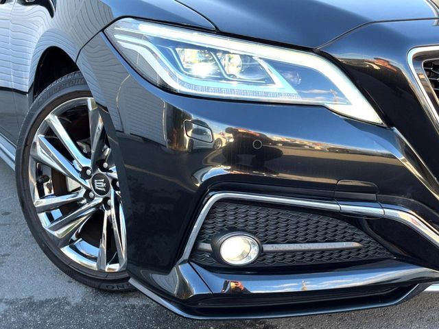 TOYOTA CROWN sedan hybrid 2021