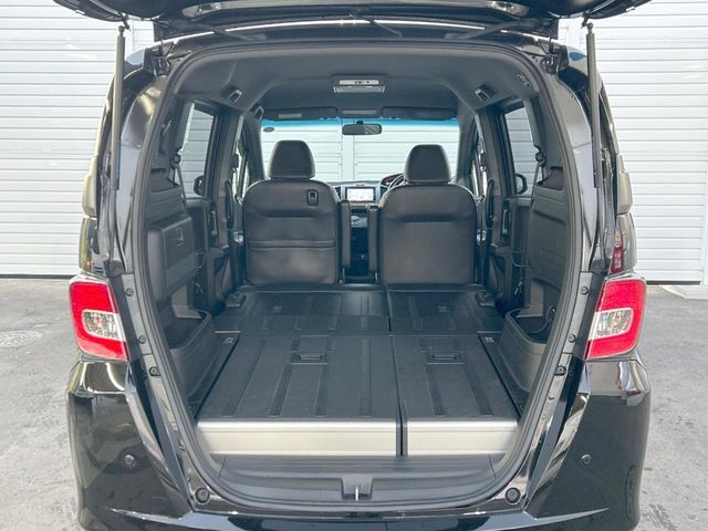 HONDA FREED Spike 4WD 2015