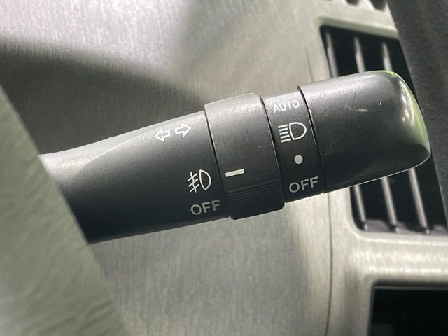 TOYOTA PRIUS Alpha 2014