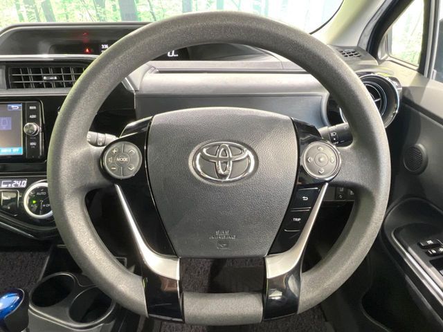 TOYOTA AQUA 2017