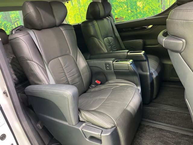 TOYOTA ALPHARD 2015