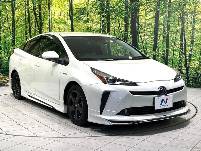 TOYOTA PRIUS 2019