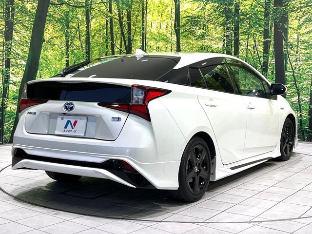 TOYOTA PRIUS 2019