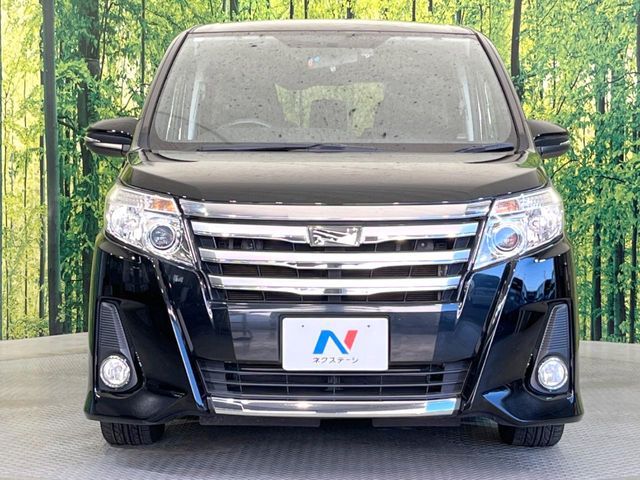 TOYOTA NOAH 2015