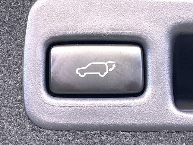 TOYOTA HARRIER 2WD 2014