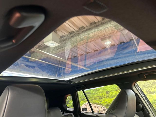 TOYOTA COROLLA CROSS HYBRID 2025