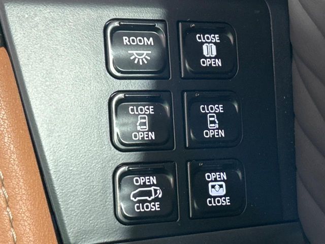 TOYOTA VELLFIRE  HYBRID 2025