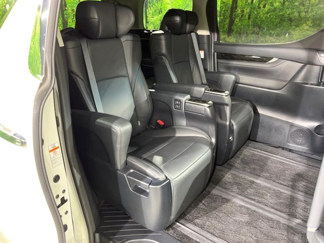 TOYOTA VELLFIRE 2015