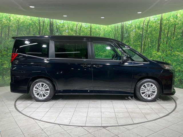 TOYOTA NOAH 2024