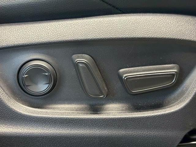 TOYOTA COROLLA CROSS HYBRID 2024