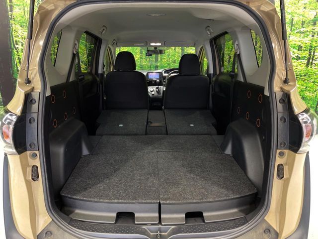 TOYOTA SIENTA HYBRID 2019