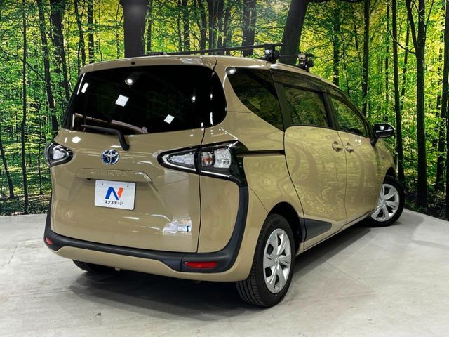 TOYOTA SIENTA HYBRID 2019