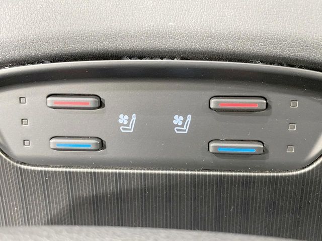 TOYOTA HARRIER 4WD 2020