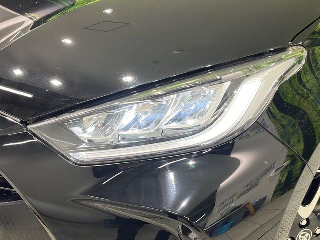 TOYOTA YARIS HYBRID 2021