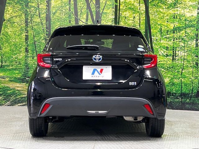 TOYOTA YARIS HYBRID 2021