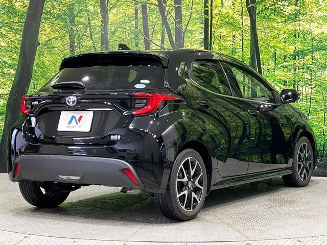 TOYOTA YARIS HYBRID 2021