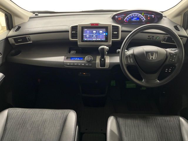 HONDA FREED 2015