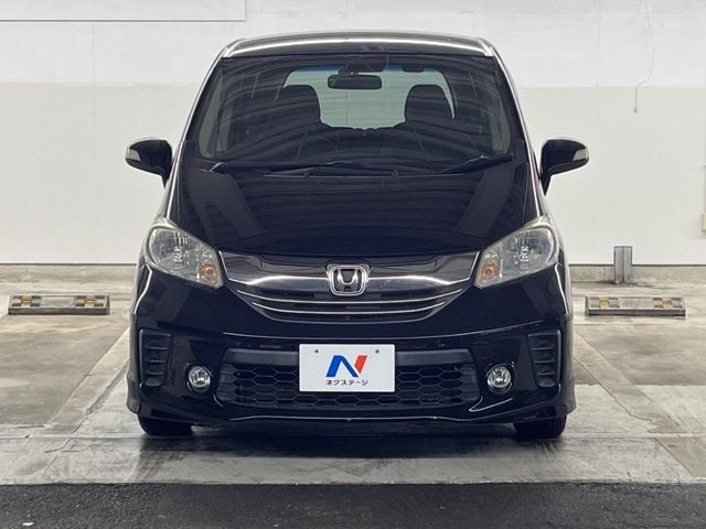 HONDA FREED 2015