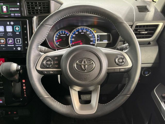 TOYOTA ROOMY 2023