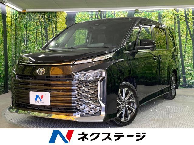 TOYOTA VOXY 2023