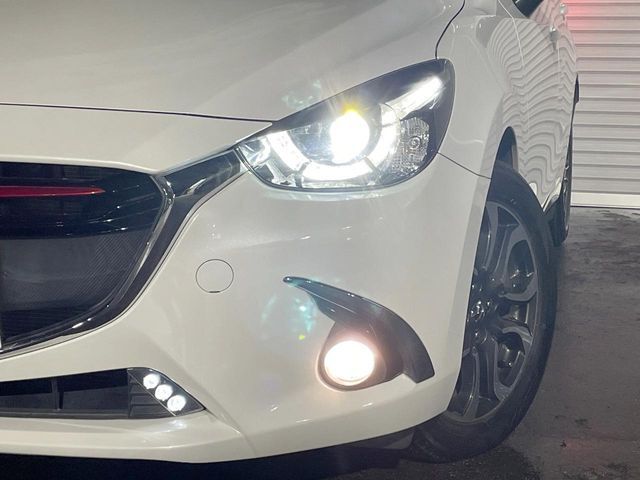 MAZDA DEMIO 2015