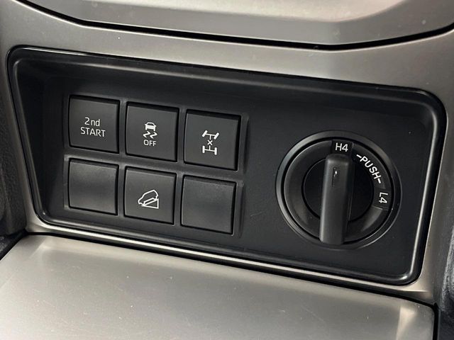 TOYOTA LANDCRUISER PRADO 2019