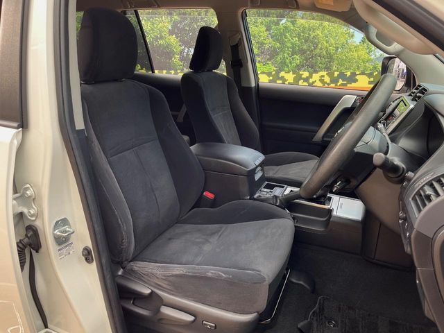 TOYOTA LANDCRUISER PRADO 2019