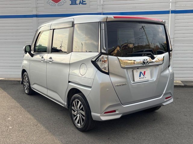 TOYOTA ROOMY 2021