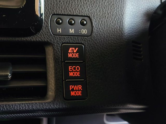 TOYOTA VOXY HYBRID 2021