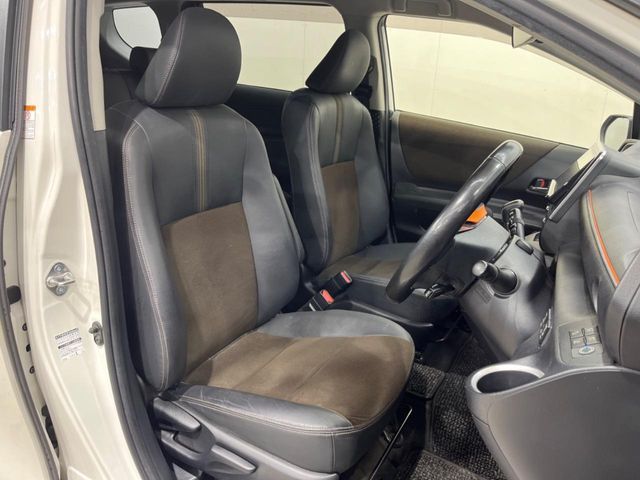 TOYOTA SIENTA HYBRID 2020