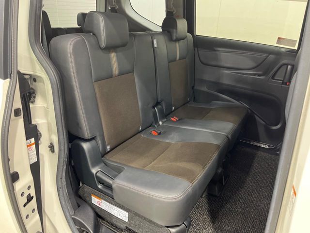 TOYOTA SIENTA HYBRID 2020