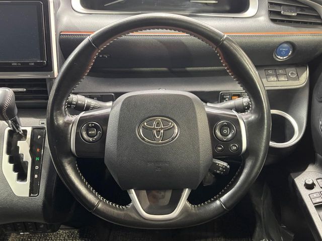 TOYOTA SIENTA HYBRID 2020