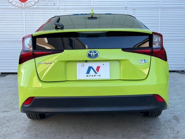 TOYOTA PRIUS 2019
