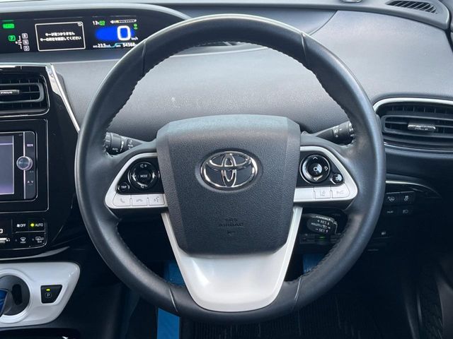 TOYOTA PRIUS 2018