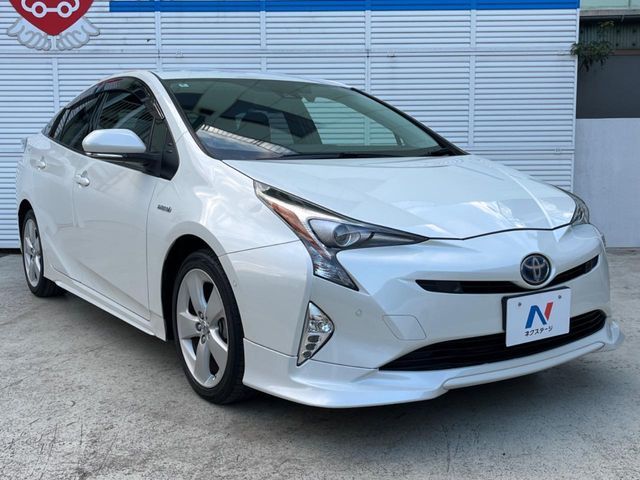 TOYOTA PRIUS 2018